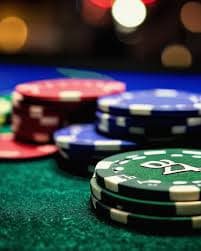 Antarmuka Dragon Tiger Live di platform nemurimouto menampilkan meja permainan dengan dealer langsung dan hasil kartu yang jelas